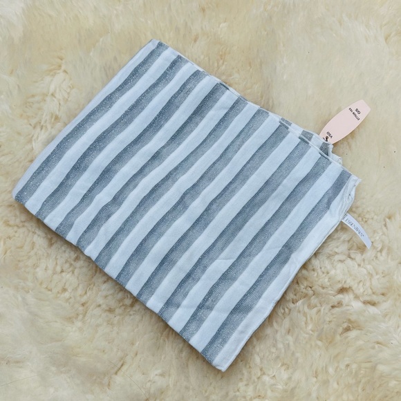 Victoria's Secret Supermodels Essentials Scarf - Picture 6 of 8